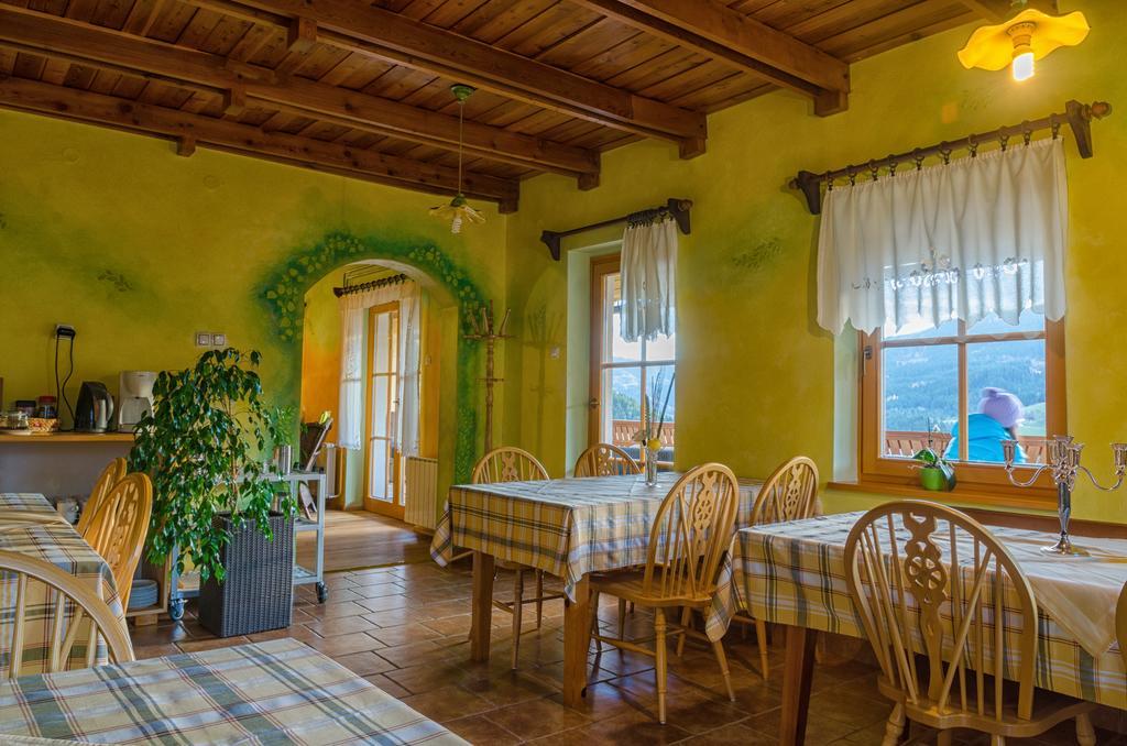 Guest House Hisa Sonca Luče Екстериор снимка